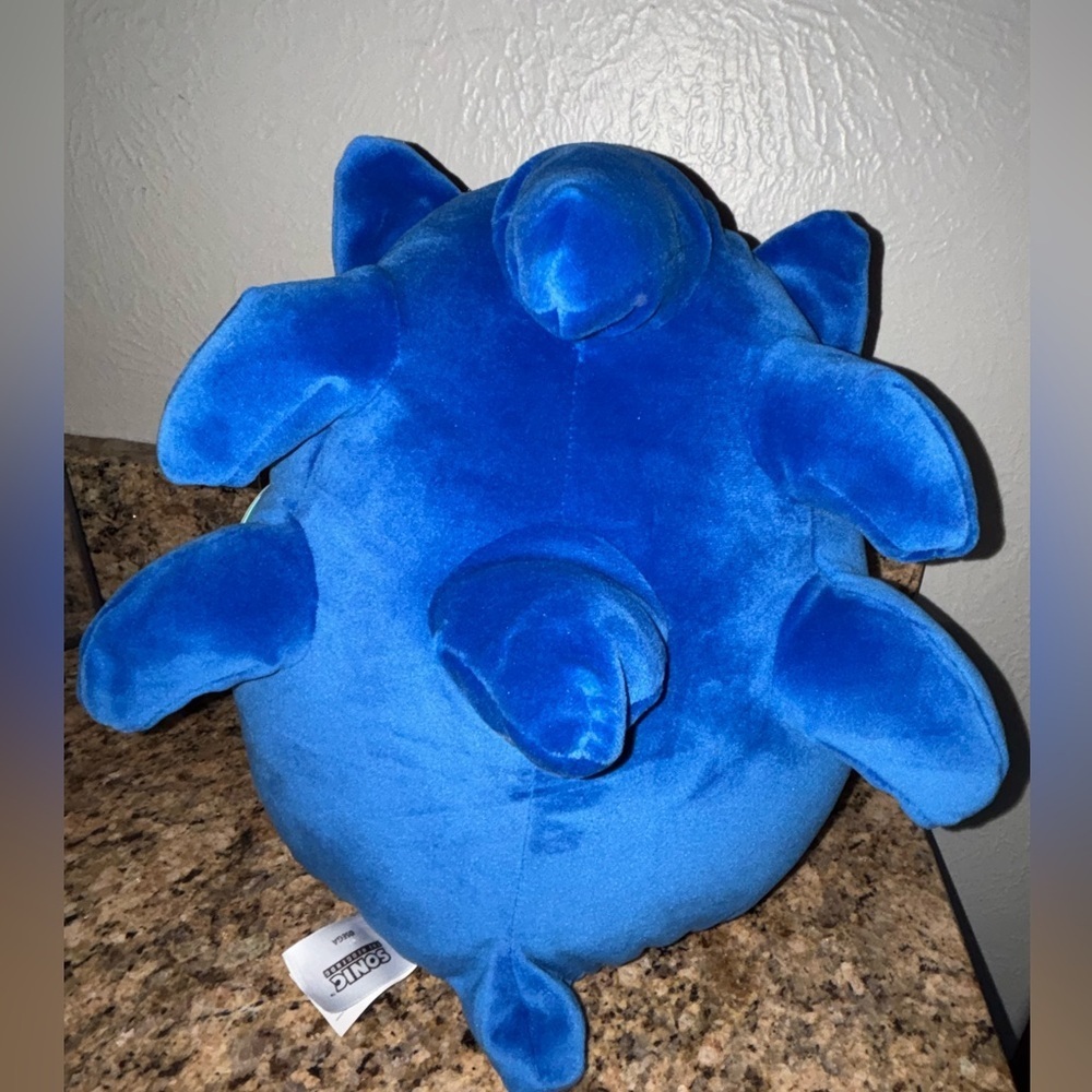 Squishmallows Original Sonic The Hedgehog 14-Inch Plush With Tags - Picture 2 of 3